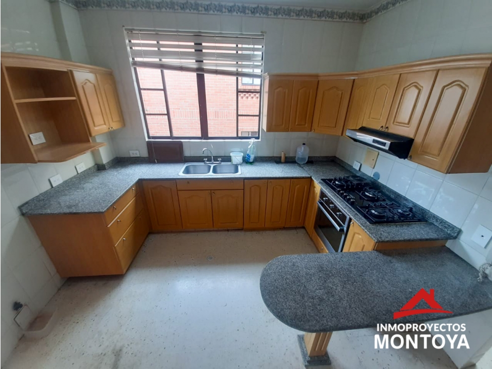 Amplia casa de lujo en conjunto, sector Pinares, Pereira — foto 4