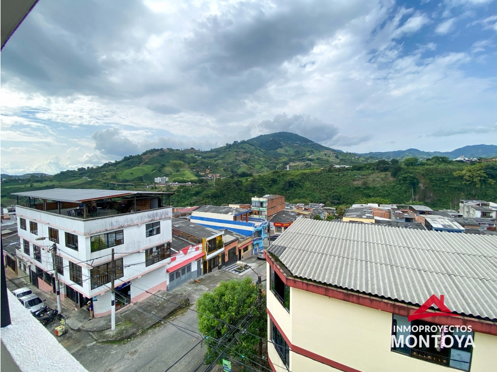 Edificio esquinero cerca al centro de Pereira — foto 3