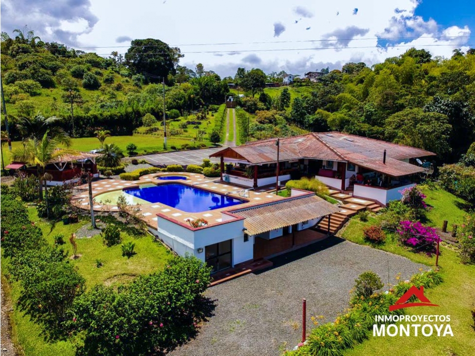 Casa-finca campestre, vía a Armenia a 15 min de Pereira