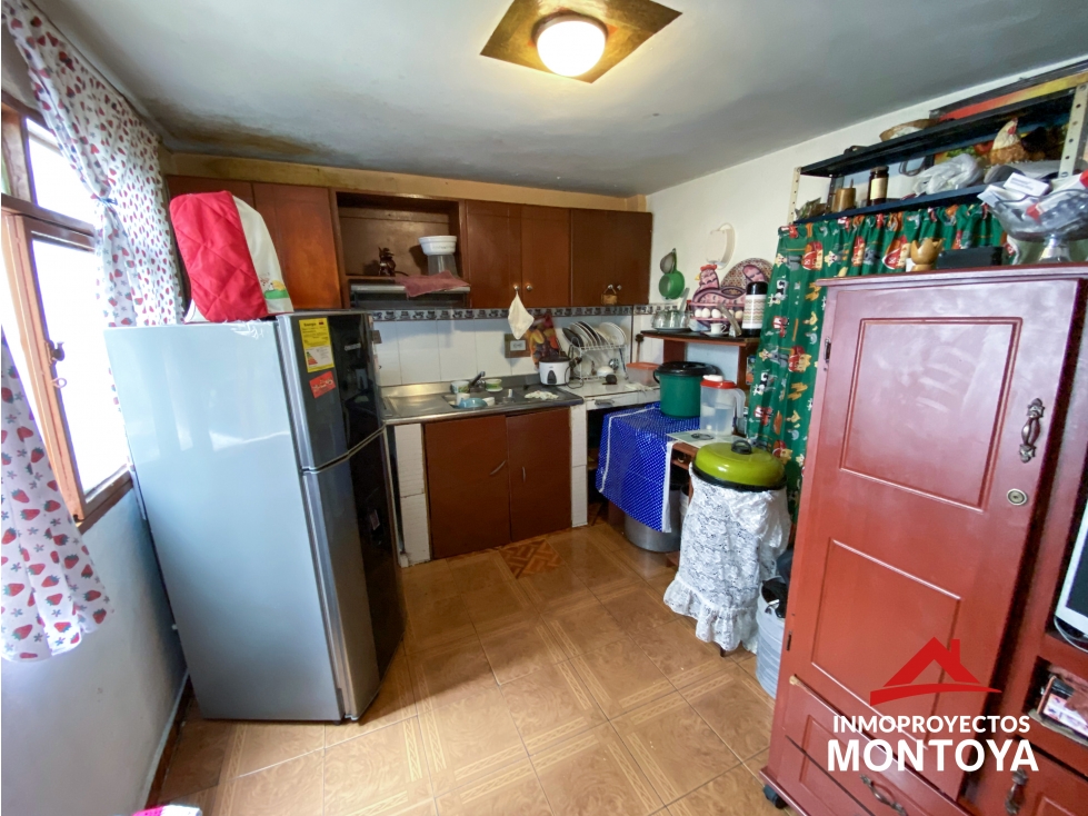 Casa de 3 apartamentos independientes cerca la Fiscalía de Pereira — foto 3