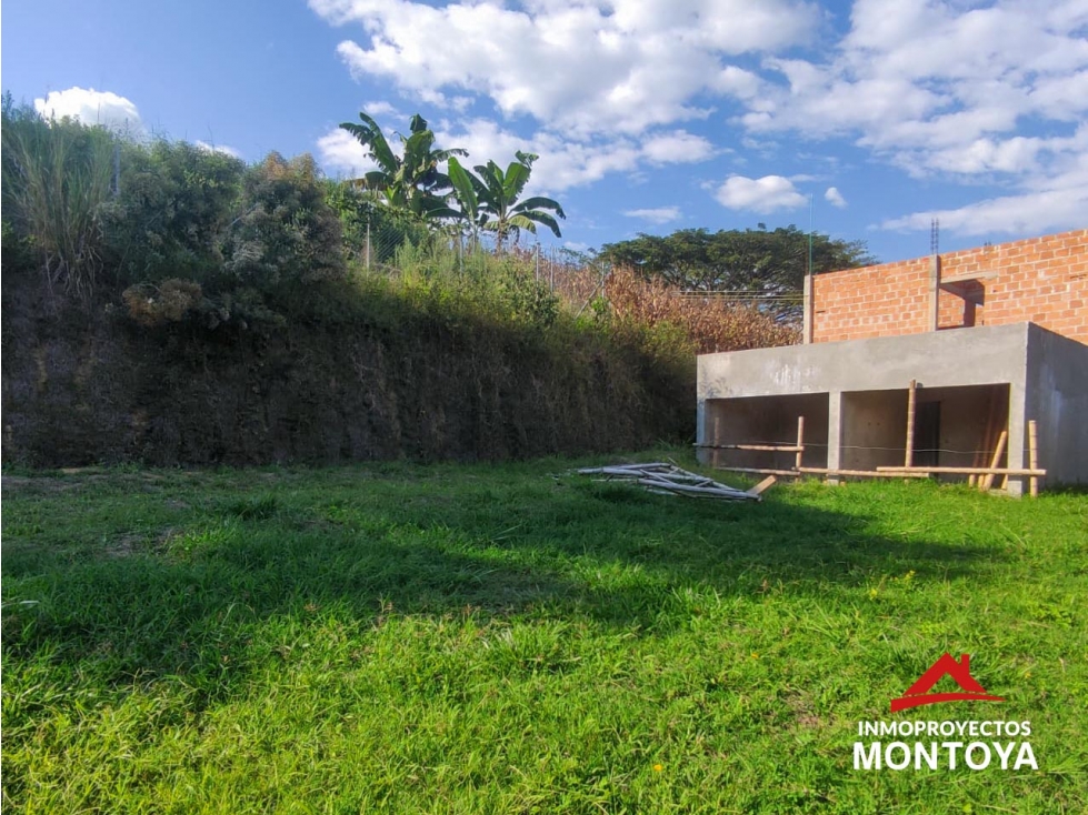 Lote con casa en construcción a 10 min de Alcalá, Valle - 2