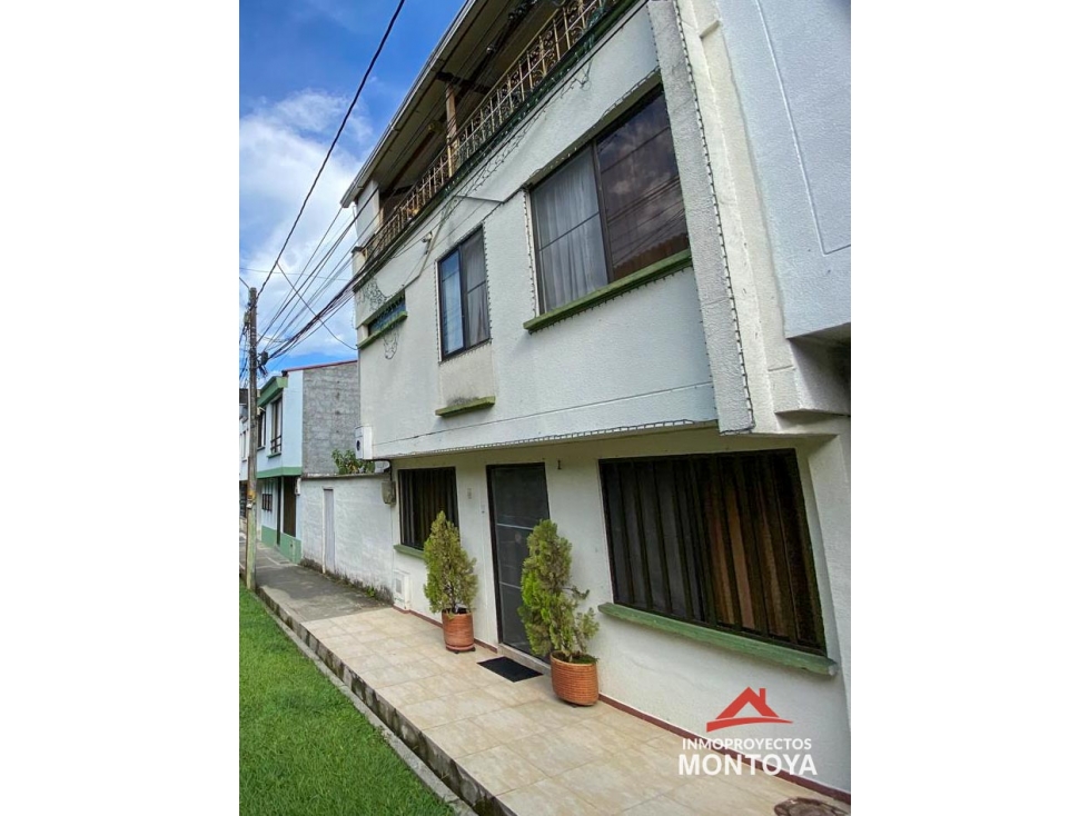 Casa en conjunto, sector La Villa, Pereira