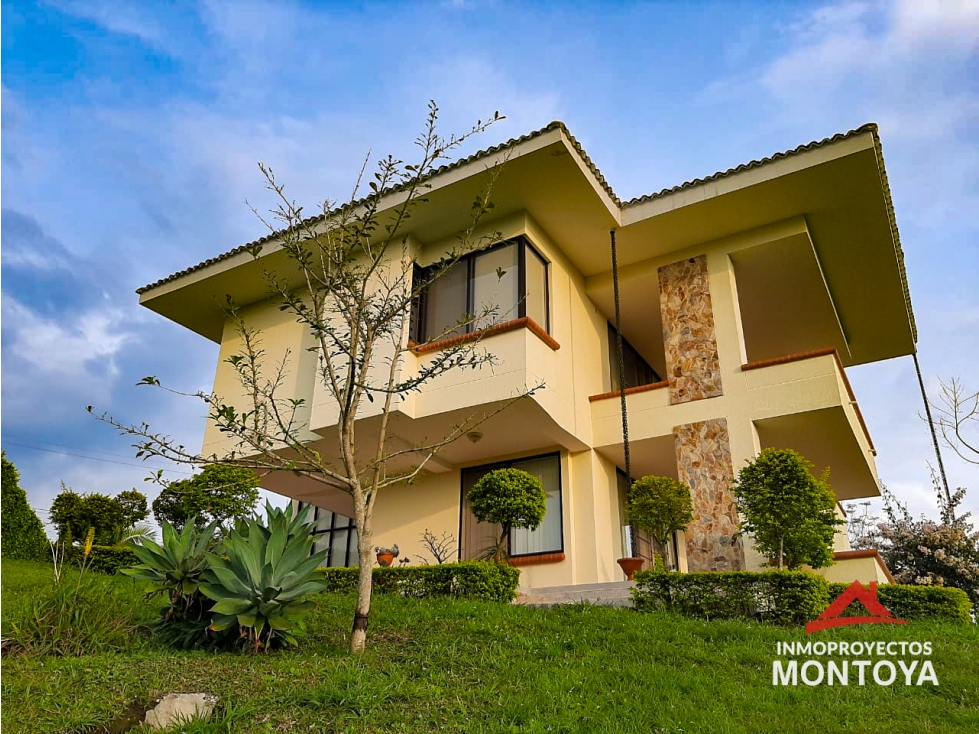 Casa en condominio, vía Cerritos-Cartago