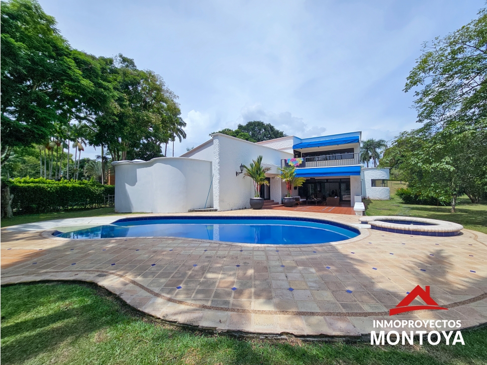 Amplia y fresca casa en exclusivo condominio, Cerritos, Pereira