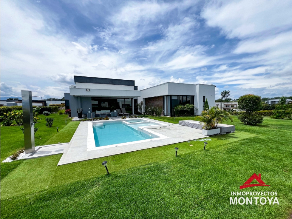 Casa en condominio, vía Cerritos-La Virginia, Pereira