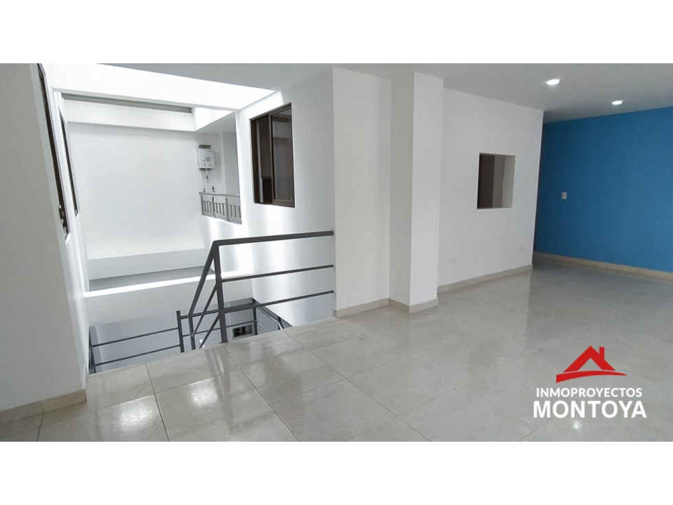 Casa esquinera en Popular Modelo, Pereira