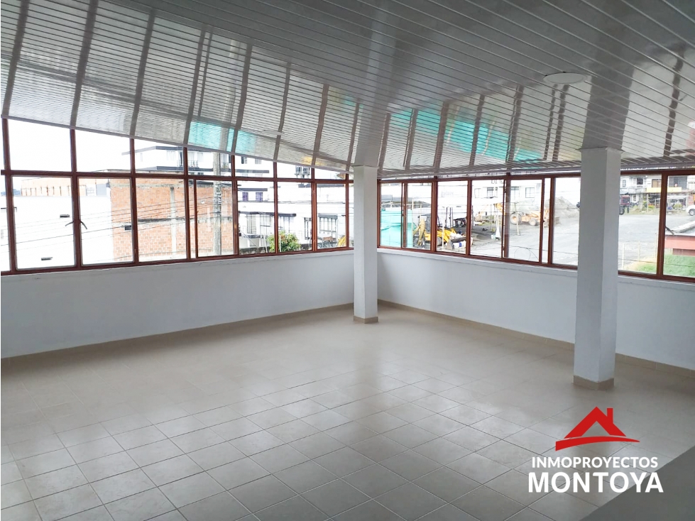 Casa esquinera independiente en Santa Rosa de Cabal