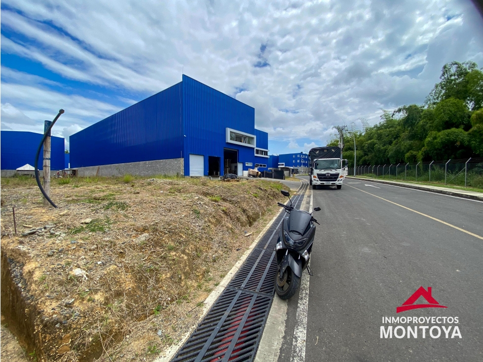 Venta lote para bodega en Cerritos, Pereira — foto 2