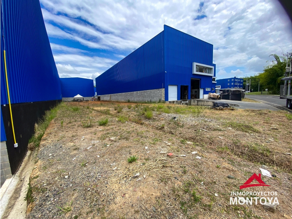 Venta lote para bodega en Cerritos, Pereira