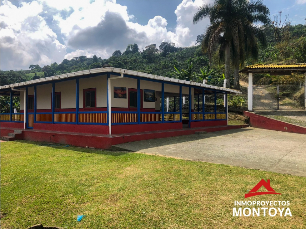Finca cafetera tecnificada en Santa Rosa de Cabal, Risaralda