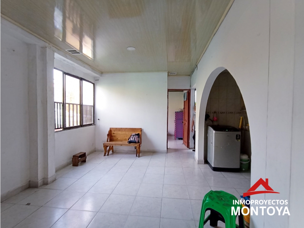 Casa comercial esquinera cerca al Parque de Cuba, Pereira — foto 2