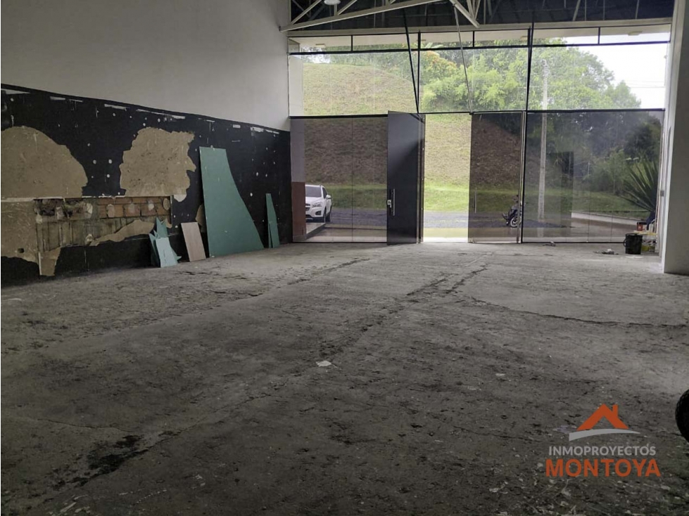 Arriendo Local Comercial Pueblito Cafetero - 1
