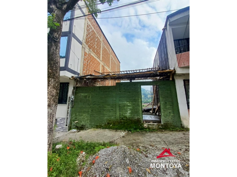 Lote con licencia cerca al centro de Pereira