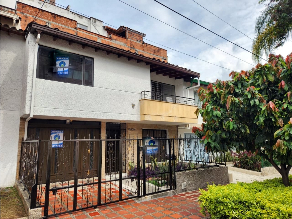Casa Unifamiliar En Arriendo Velodromo Con parqueadero - 1
