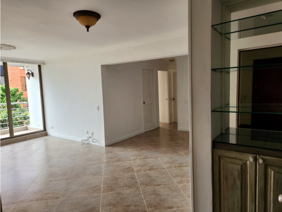 Apartamento En Arriendo Poblado Balsos De Oviedo — foto 2