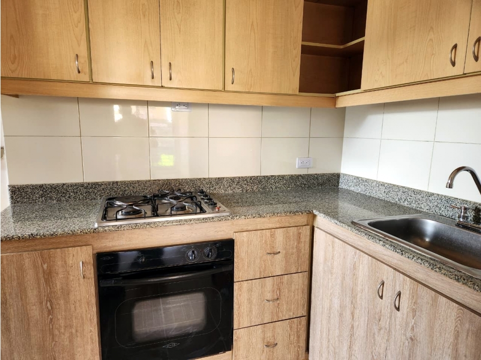 Apartamento En Arriendo Poblado Balsos De Oviedo — foto 2