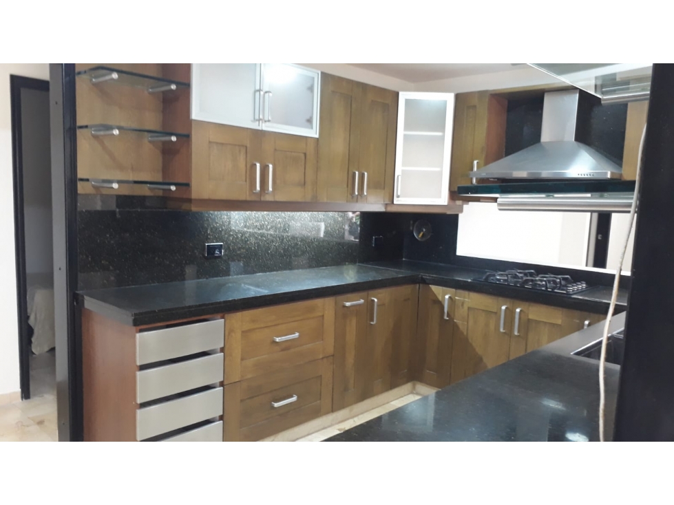 casa en venta en el Poblado Alejandria