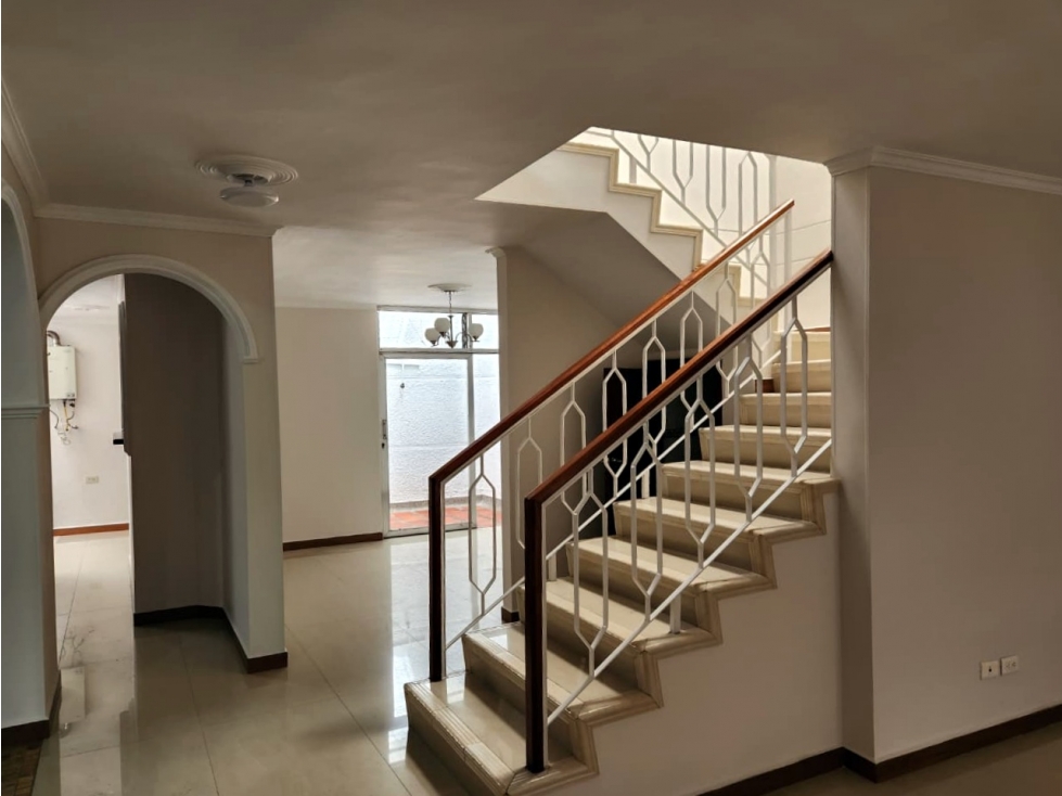Casa Unifamiliar En Arriendo Velodromo Con parqueadero - 2