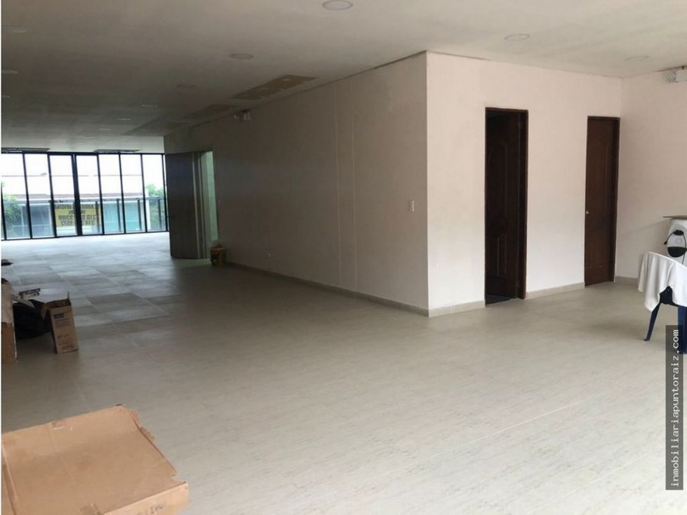 Oficina En Arriendo Laureles