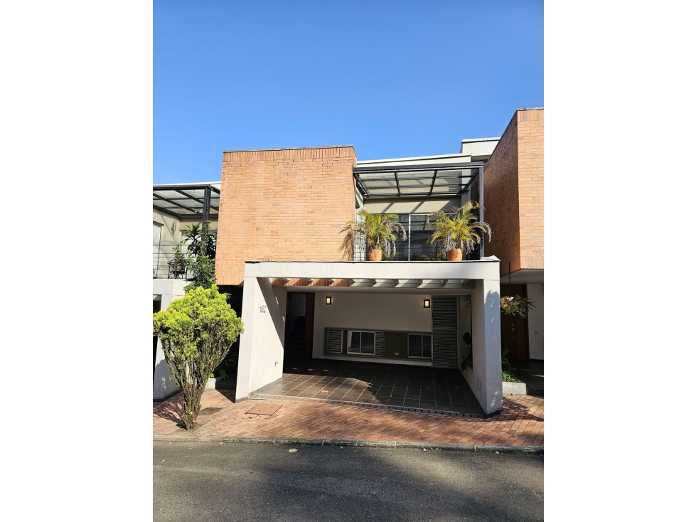 Casa 188m2 Poblado alto-Medellin
