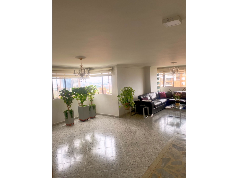 APARTAMENTO 190M2 POBLADO CASTROPOL