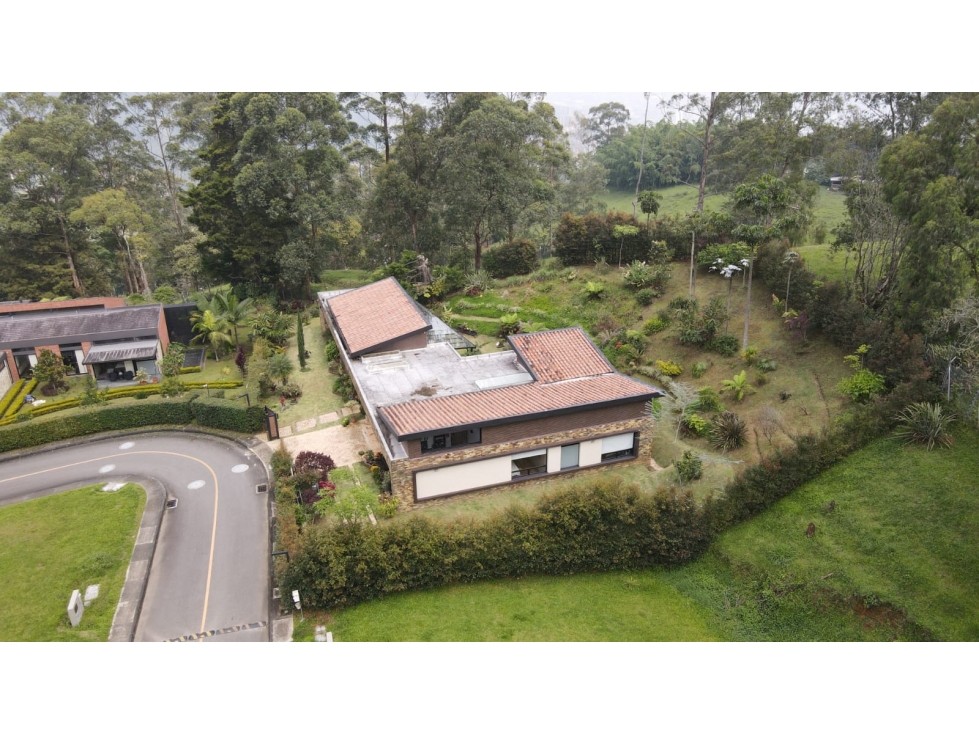 Casa en venta en El Escobero - Envigado — foto 2