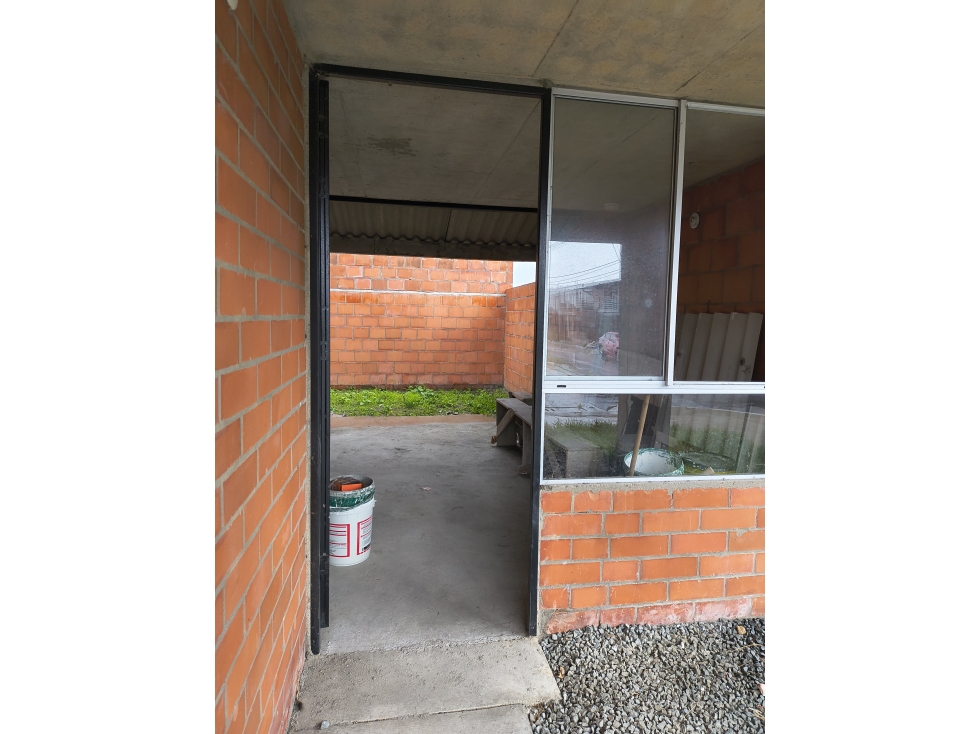 VENDO O PERMUTO CASA ESQUINERA EN OBRA GRIS
