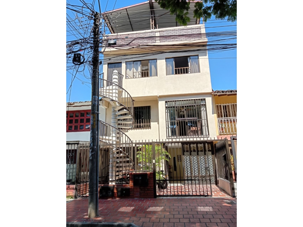 CASA EN VENTA MULTIFAMILIAR UBICADA SANTA CLARA COLSEGUROS