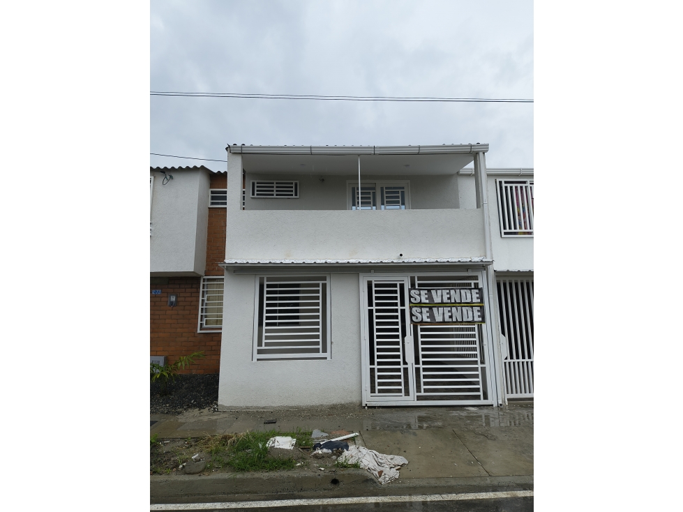 VENDO CASA DE 2 PISOS REMODELADA VERONA NUEVA ITALIA- PALMIRA