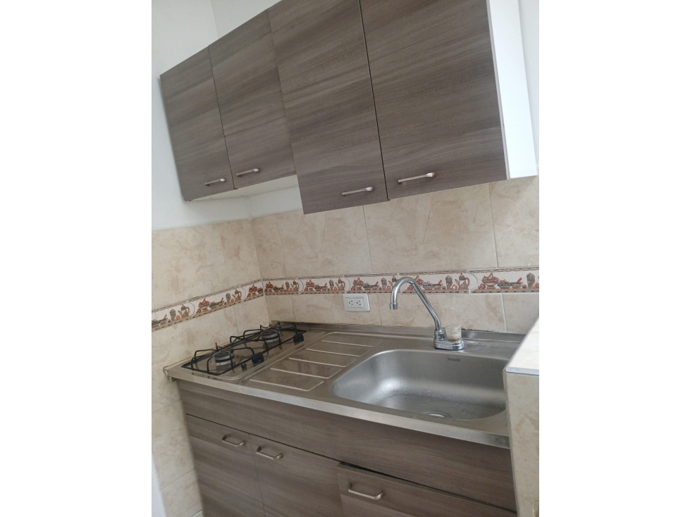 RENTO APARTAESTUDIO SEGUNDO PISO BARRIO SANTO DOMINGO — foto 3