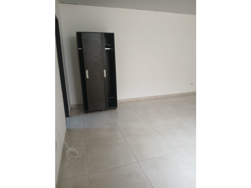 RENTO APARTAESTUDIO SEGUNDO PISO BARRIO SANTO DOMINGO — foto 5