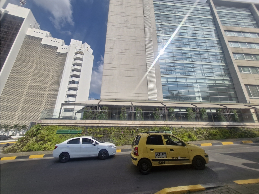 ALQUILO LOCAL EN ZONA PREMIUM BARRIO CENTENARIO
