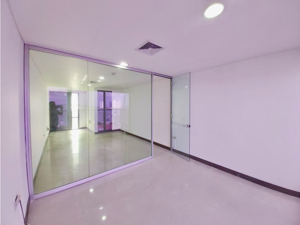 Oficina en Venta o Arriendo Torre Grupo Área Bocagrande Cartagena — foto 2