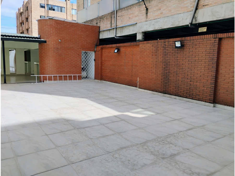 Arriendo casa comercial esquinera Santa Bárbara — foto 3