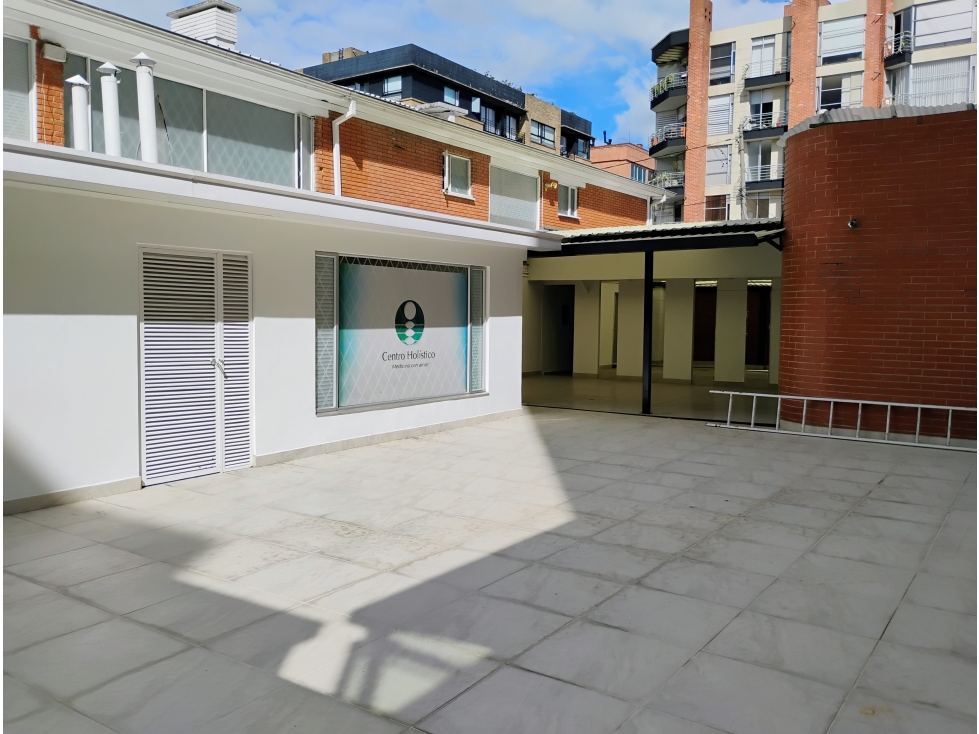 Arriendo casa comercial esquinera Santa Bárbara — foto 2