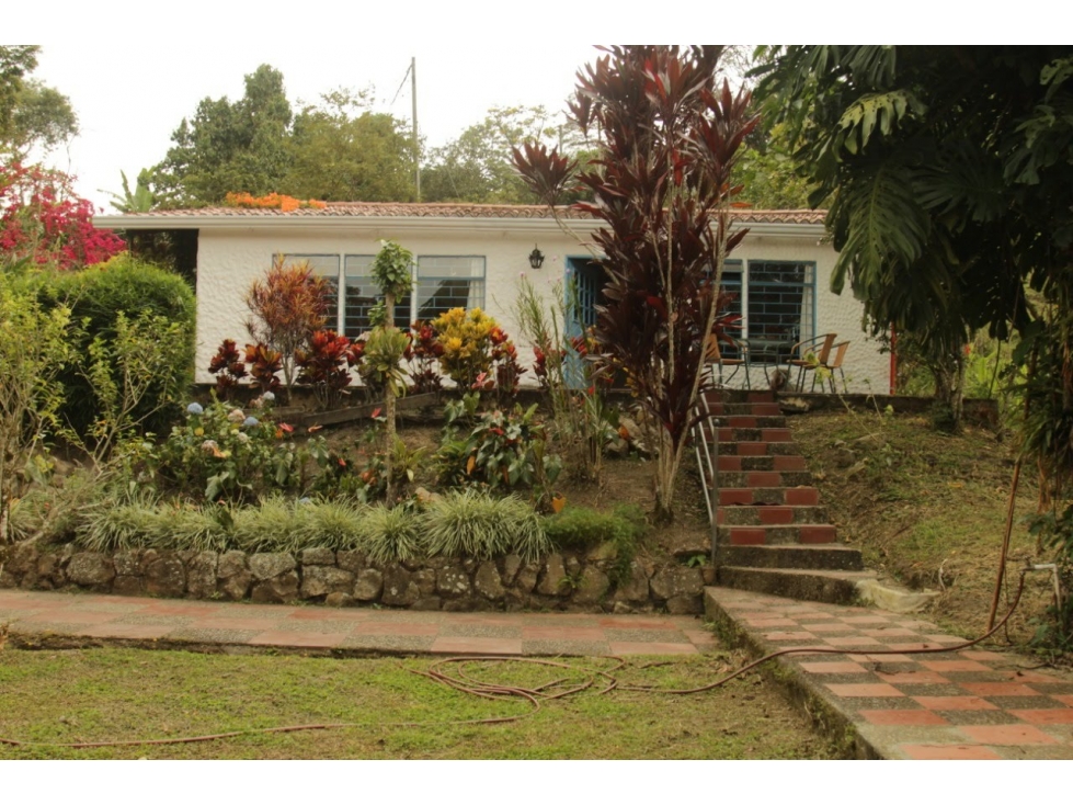 VENDO HERMOSA CASA EN ANOLAIMA
