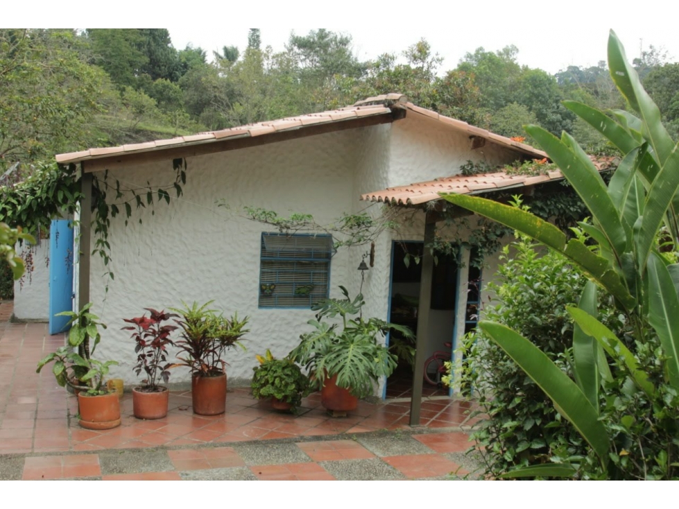 VENDO HERMOSA CASA EN ANOLAIMA - 2