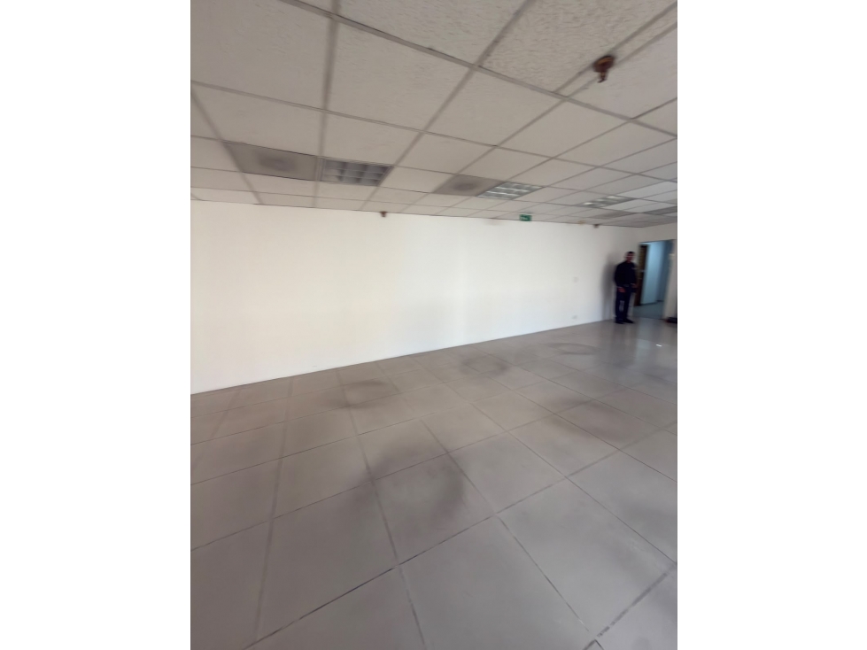 Venta,73 con 7, oficina, 82.6 M