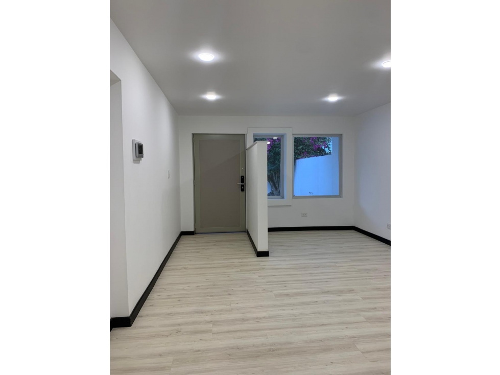 Santa Ana Occidental, Casa 328 M, 2 Pisos Remodelada