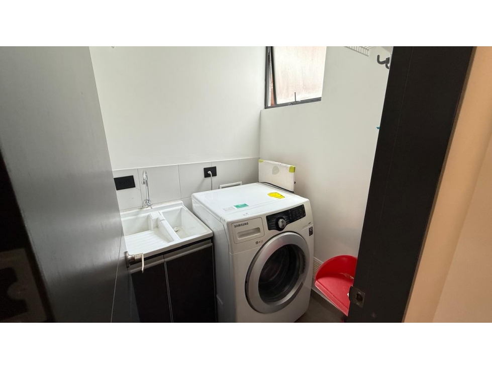 Santa Bárbara, Renta Apartamento Amoblado 1 HB, 54 M, Piso 4 — foto 2