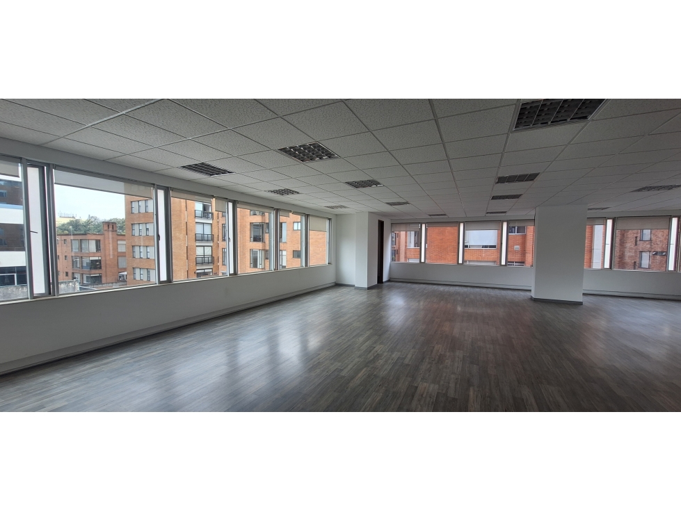CHICO NORTE, RENTA, OFICINA CON PISOS Y TECHOS, 316 M2, ILUMINADA — foto 3