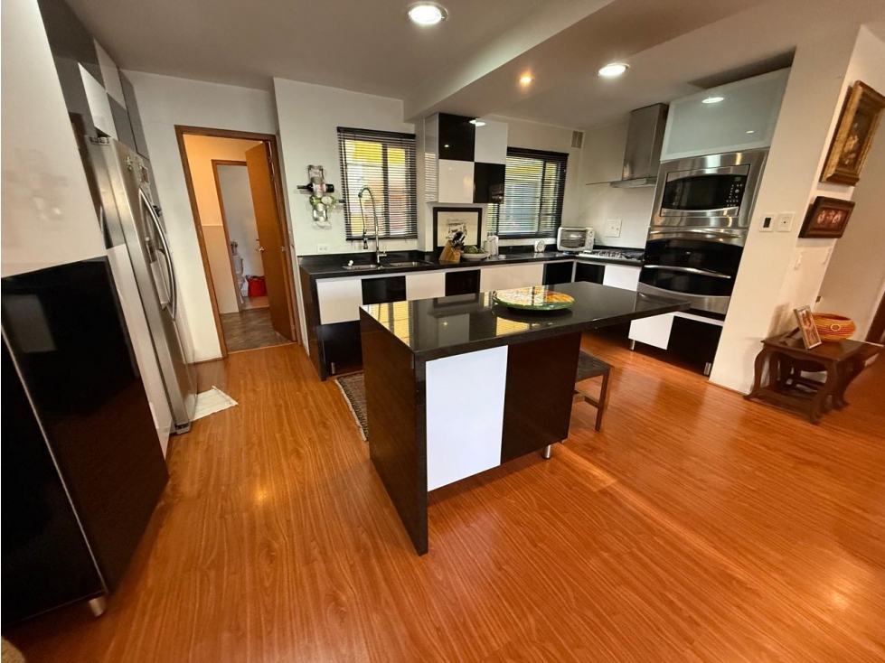 San Patricio, Venta / Arriendo 210 M, Casa 3 Pisos — foto 2
