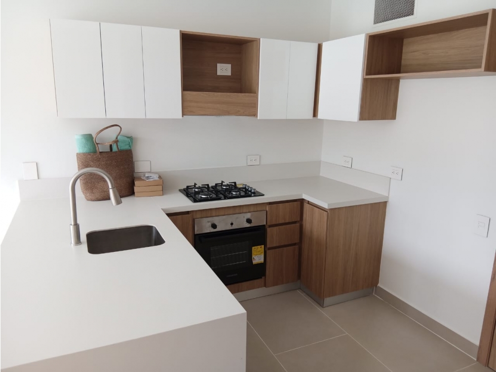 Arriendo Apartamento en Bahía Cristal — foto 2
