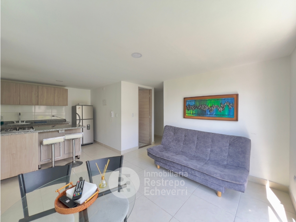 Apartamento amoblado en venta, Av. Kevin Ángel, barrio Santa Helena
