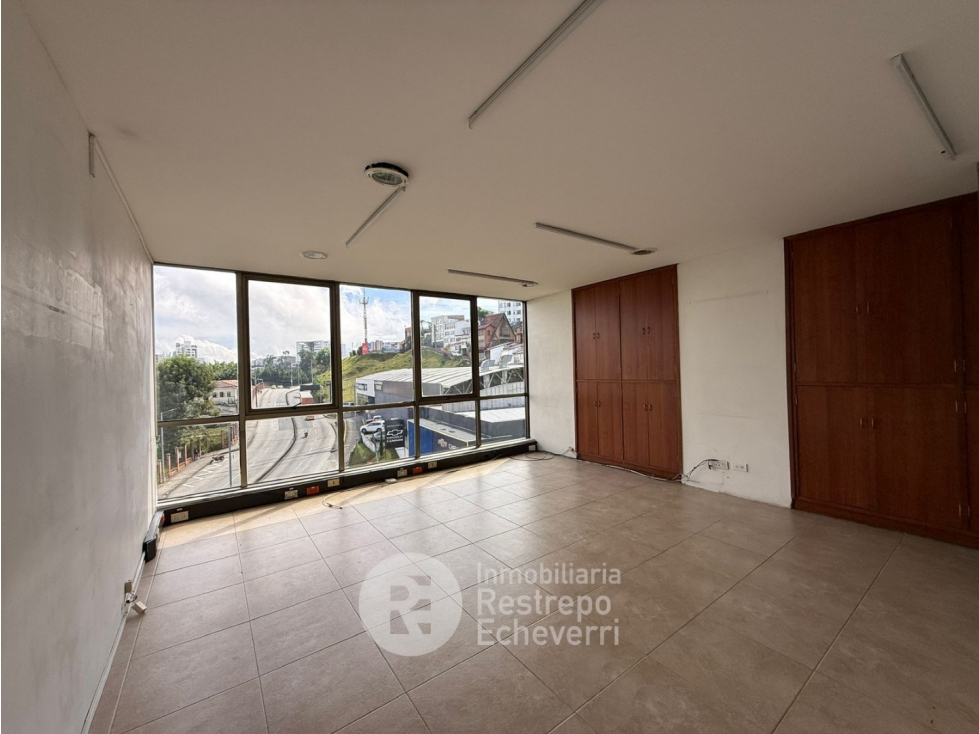 Oficina en arriendo, sector Av. Alberto Mendoza,Manizales