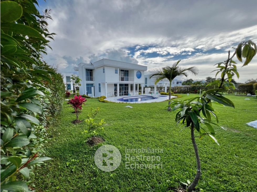 Casa en Conjunto Campestre, en venta, Chinauta, Cundinamarca