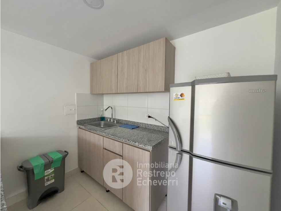 Apartamento amoblado en venta, Av. Kevin Ángel, barrio Santa Helena — foto 4