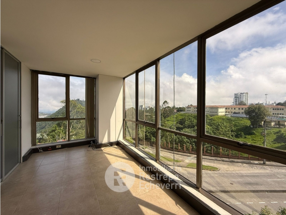 Oficina en arriendo, sector Av. Alberto Mendoza,Manizales — foto 3