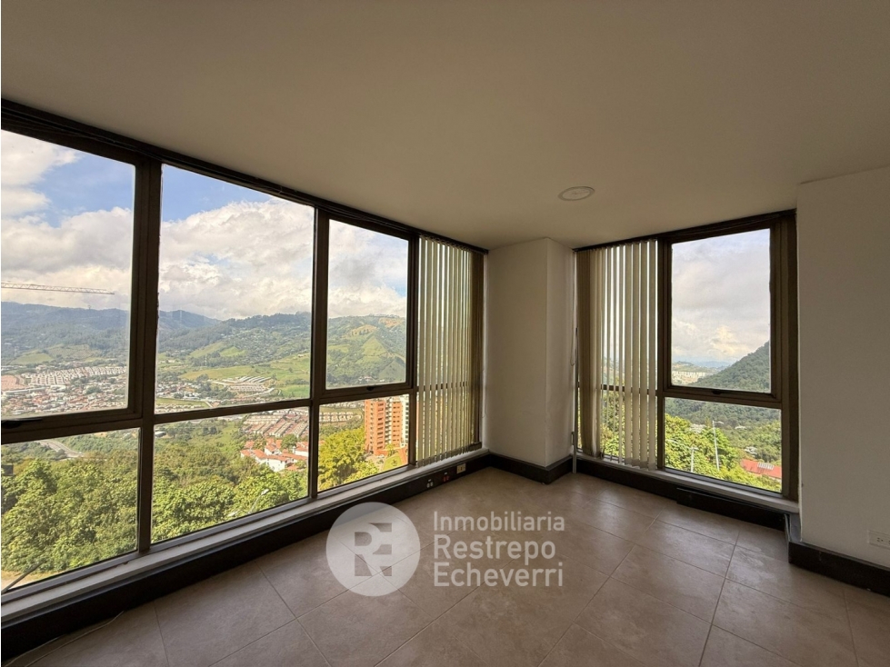 Oficina en arriendo, sector Av. Alberto Mendoza,Manizales
