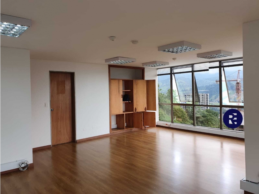 Oficina en arriendo, Avenida Alberto Mendoza, barrio Milán, Manizales — foto 2